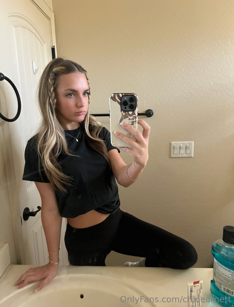 chloe arnett